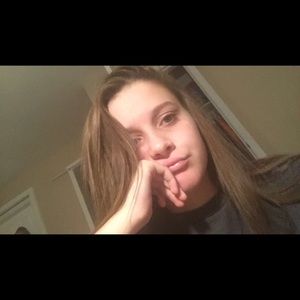 Meet your Posher, Halie